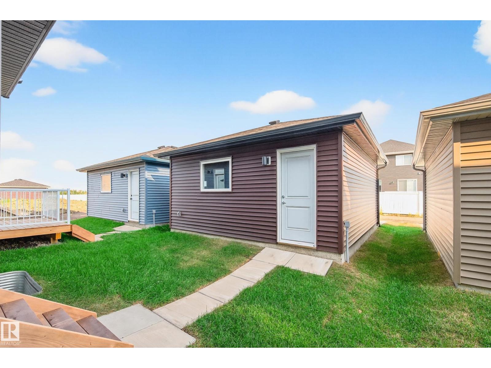 702 Southfork DR, Leduc