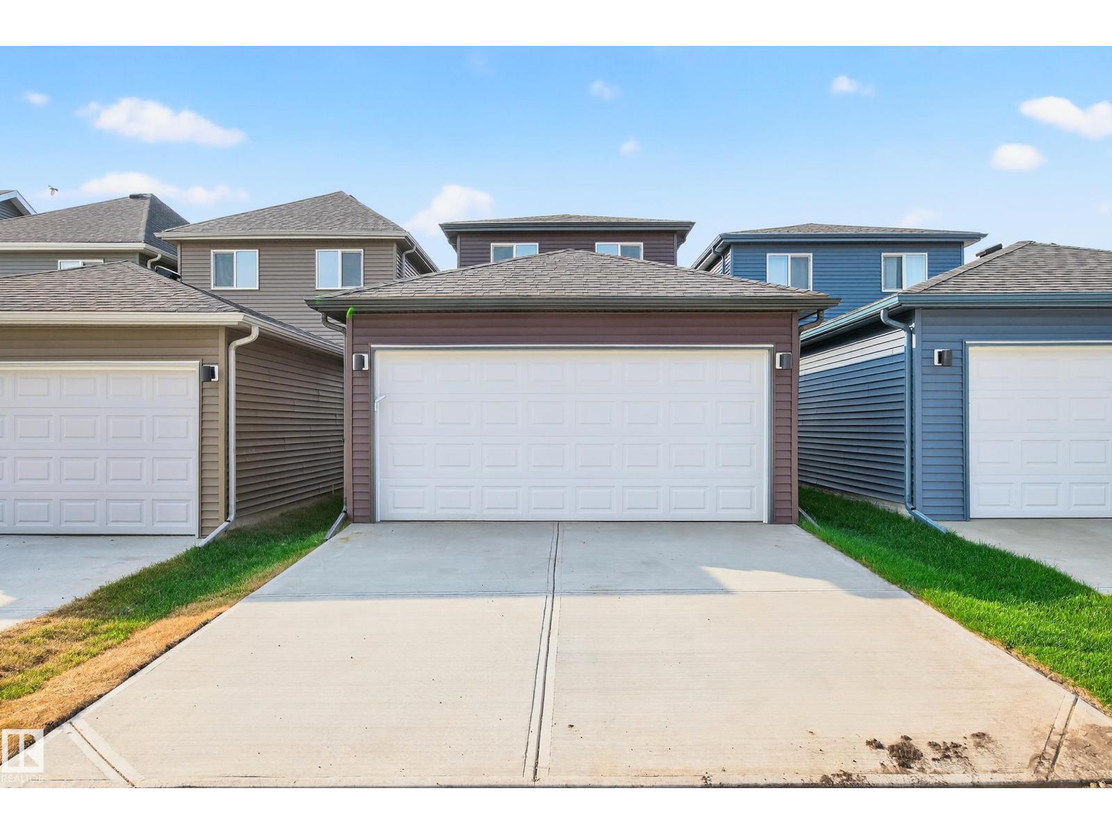 702 Southfork DR, Leduc