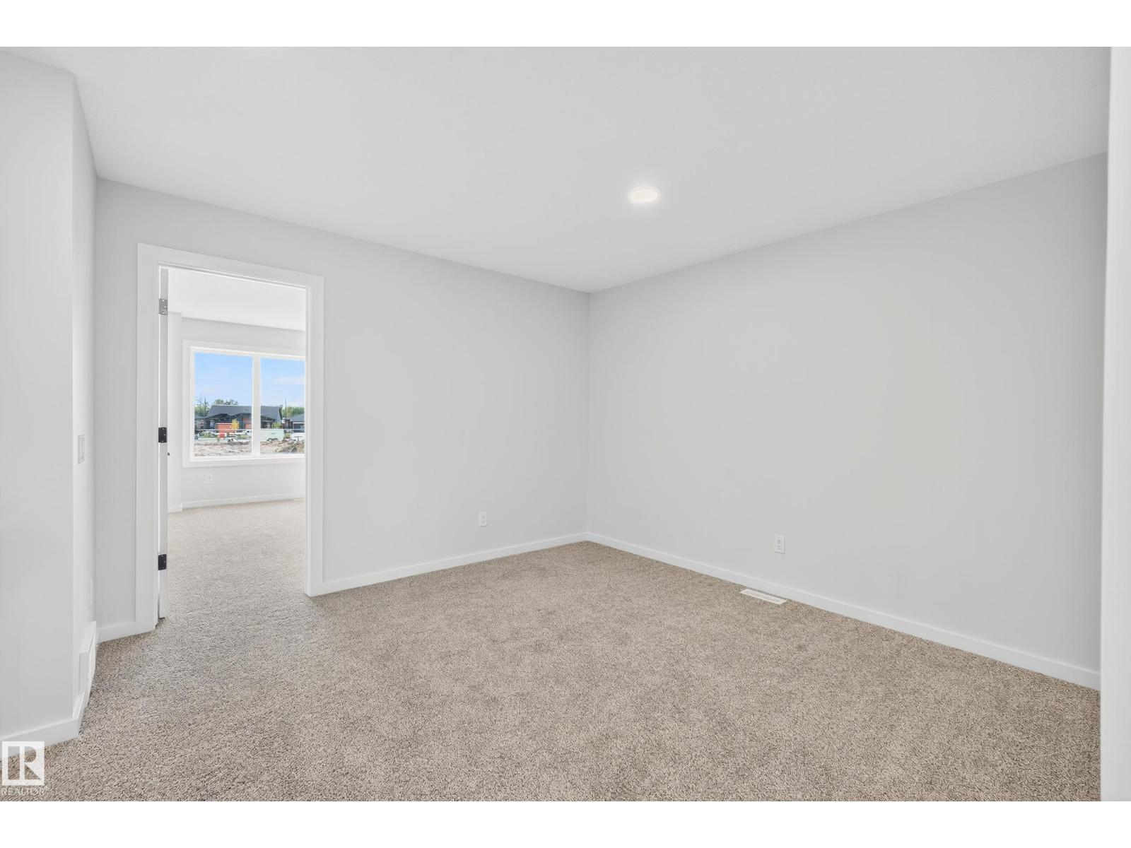 702 Southfork DR, Leduc