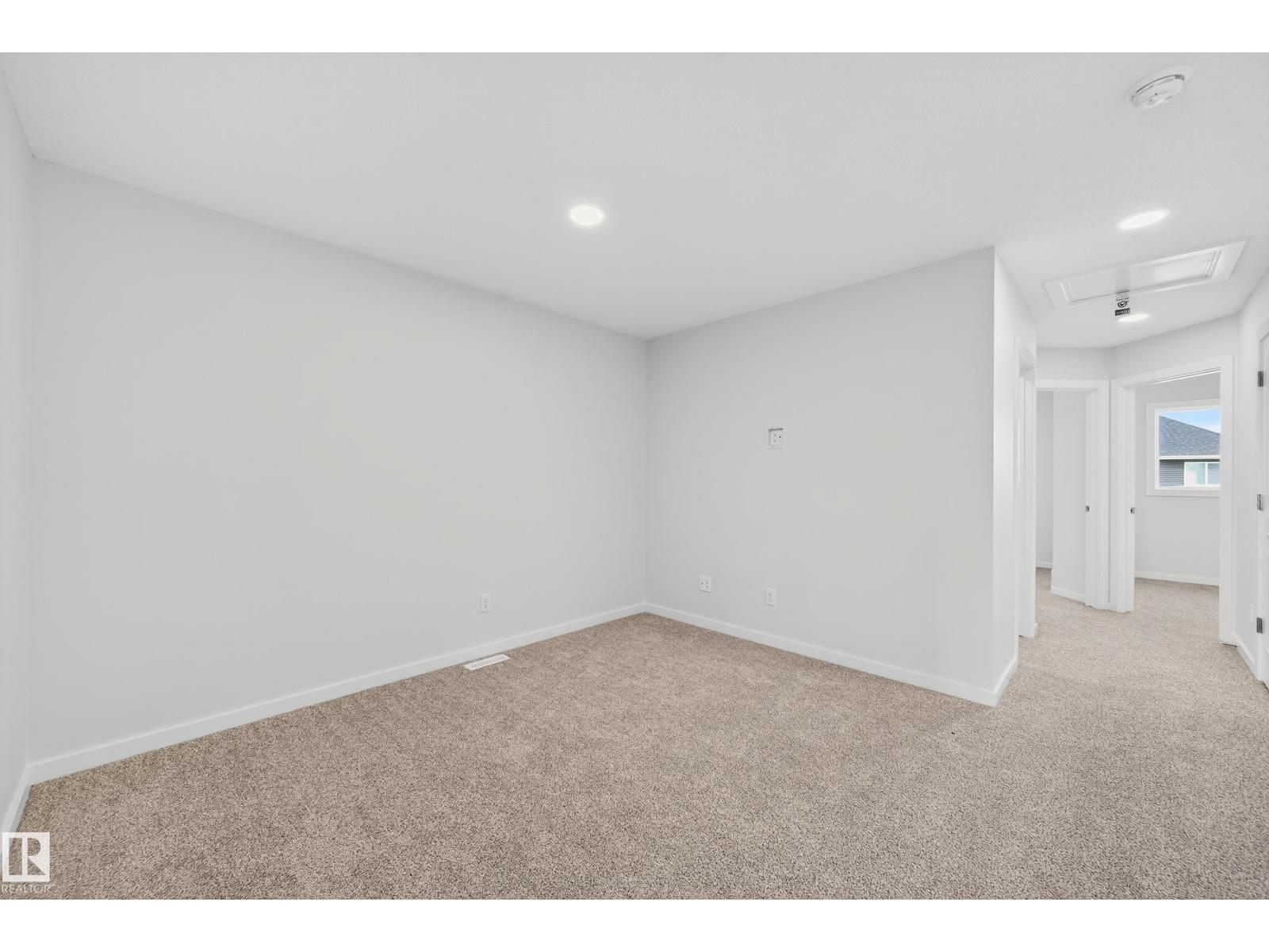 702 Southfork DR, Leduc