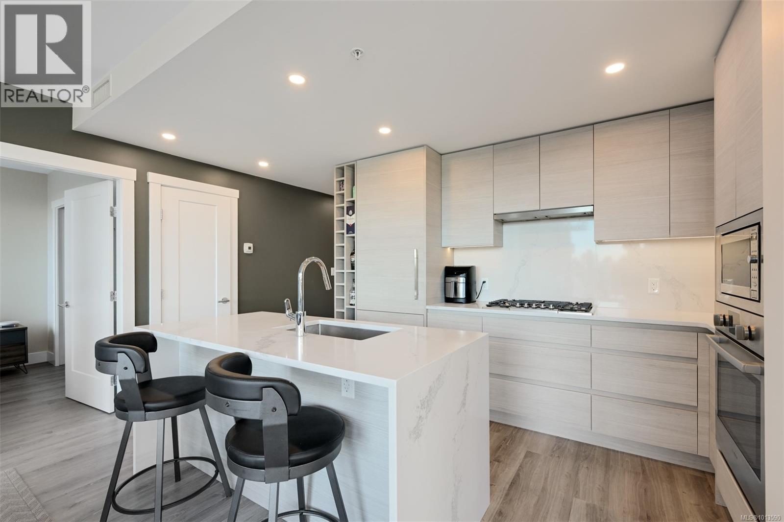 606 777 Herald Street, Victoria