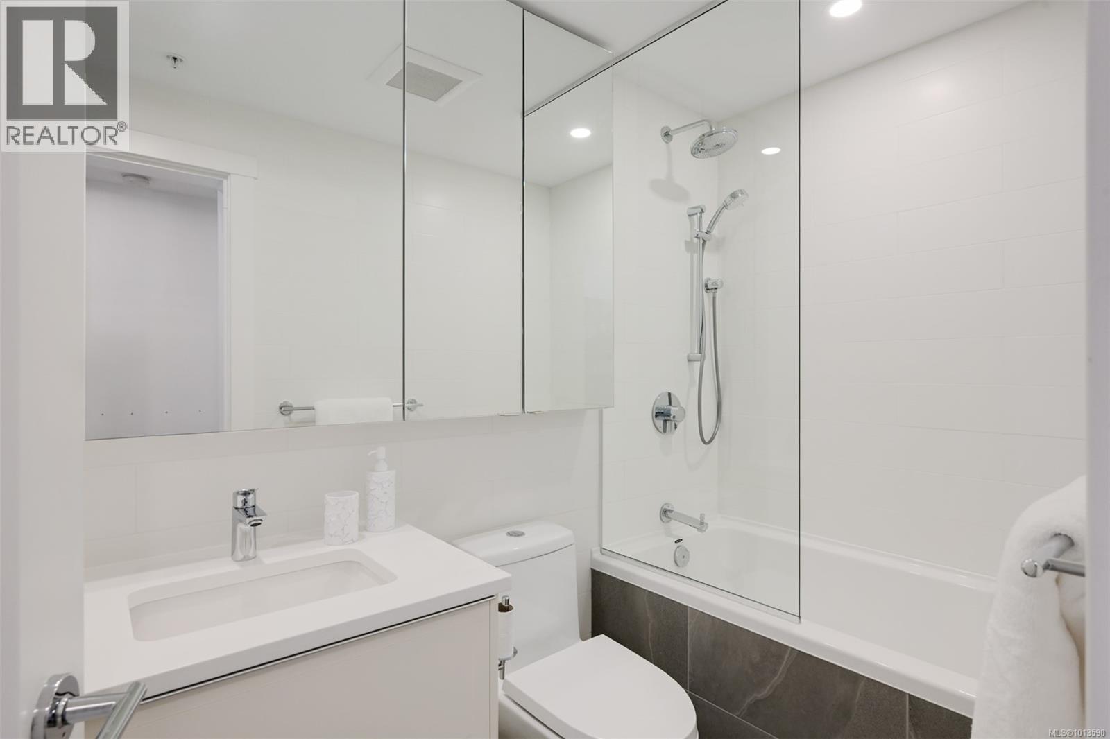 606 777 Herald Street, Victoria