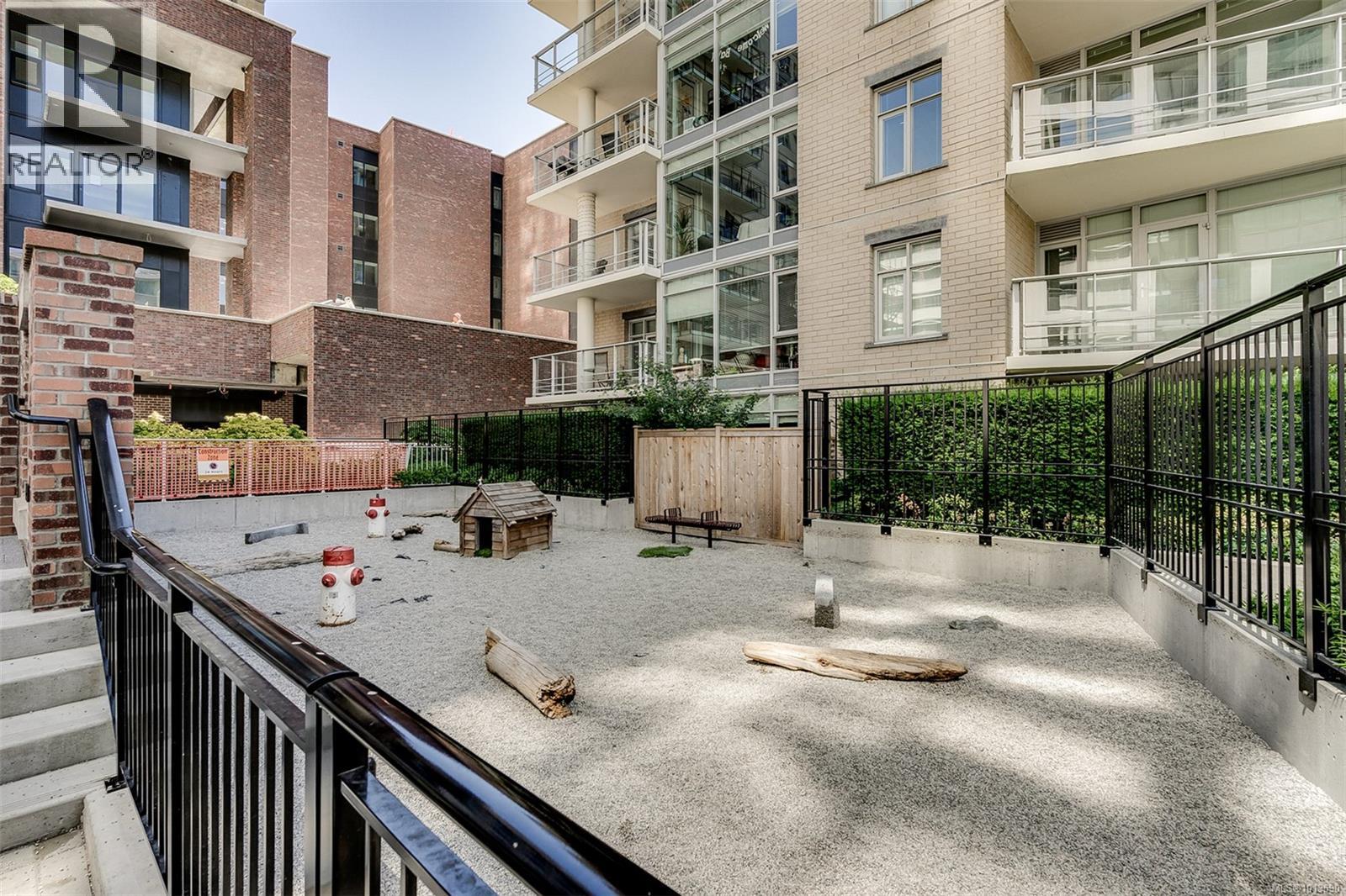 606 777 Herald Street, Victoria
