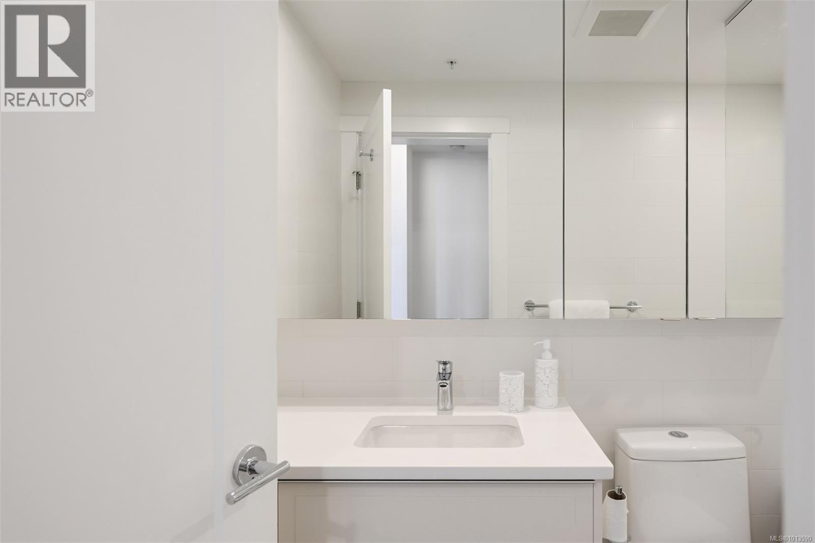 606 777 Herald Street, Victoria