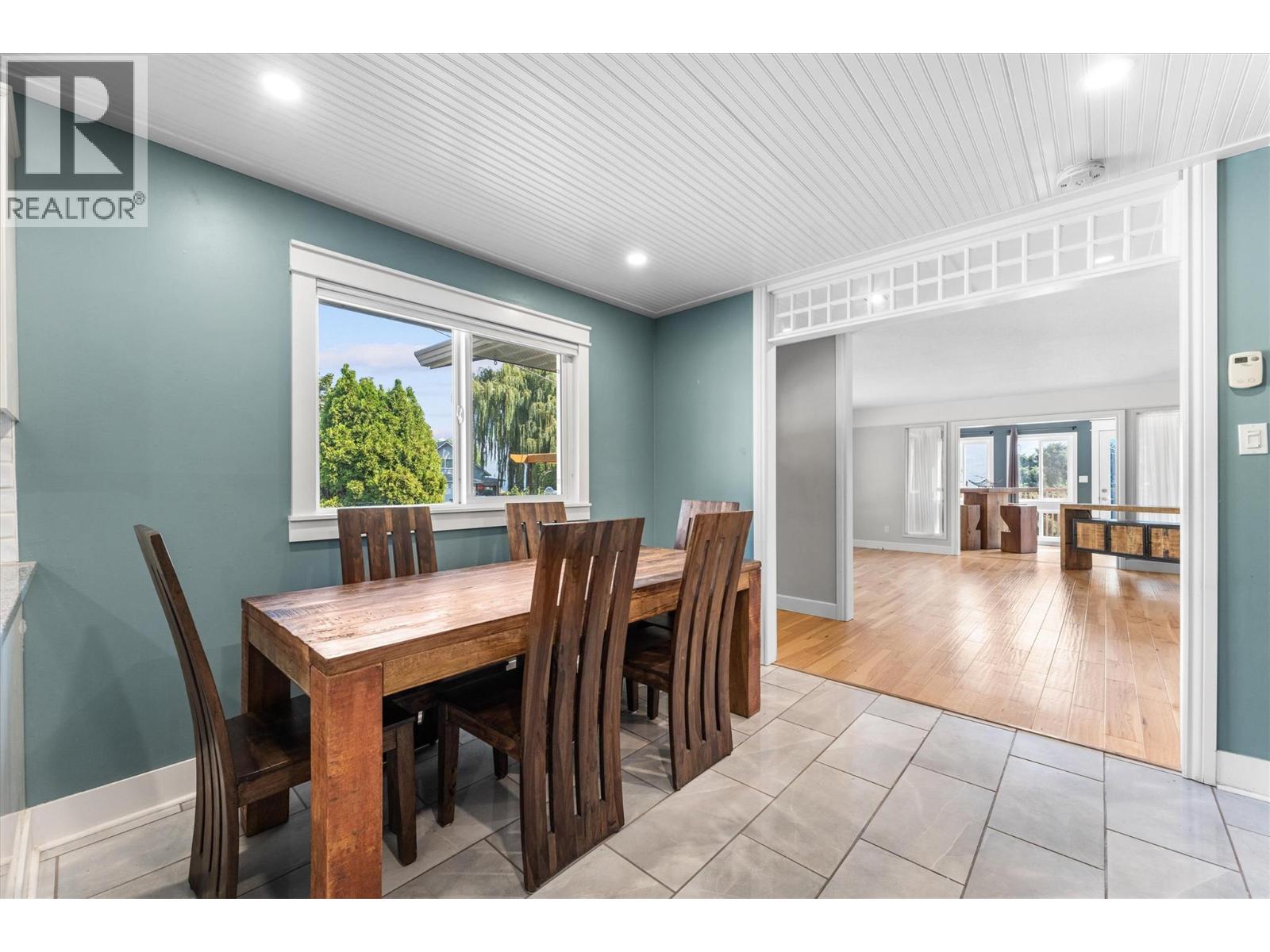3702 Beach Avenue, Peachland
