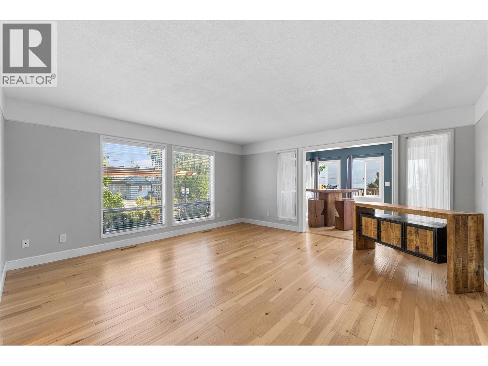 3702 Beach Avenue, Peachland