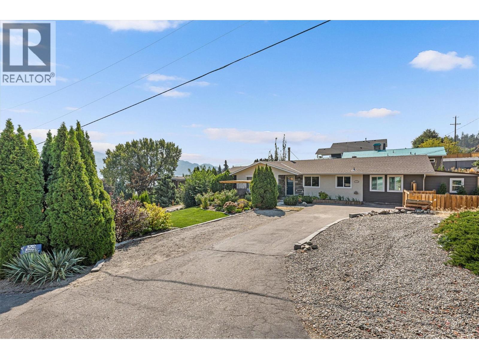 3702 Beach Avenue, Peachland