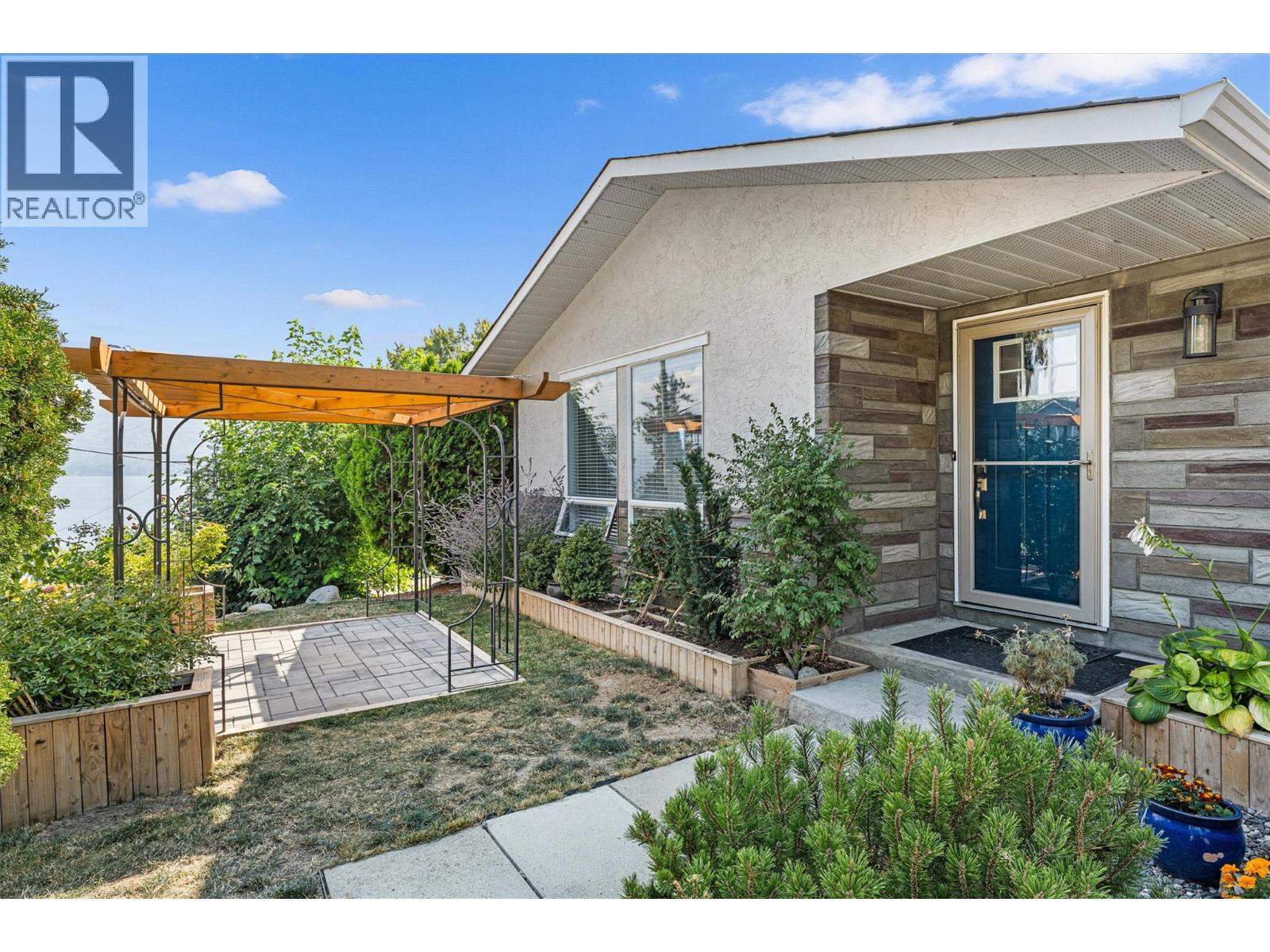 3702 Beach Avenue, Peachland