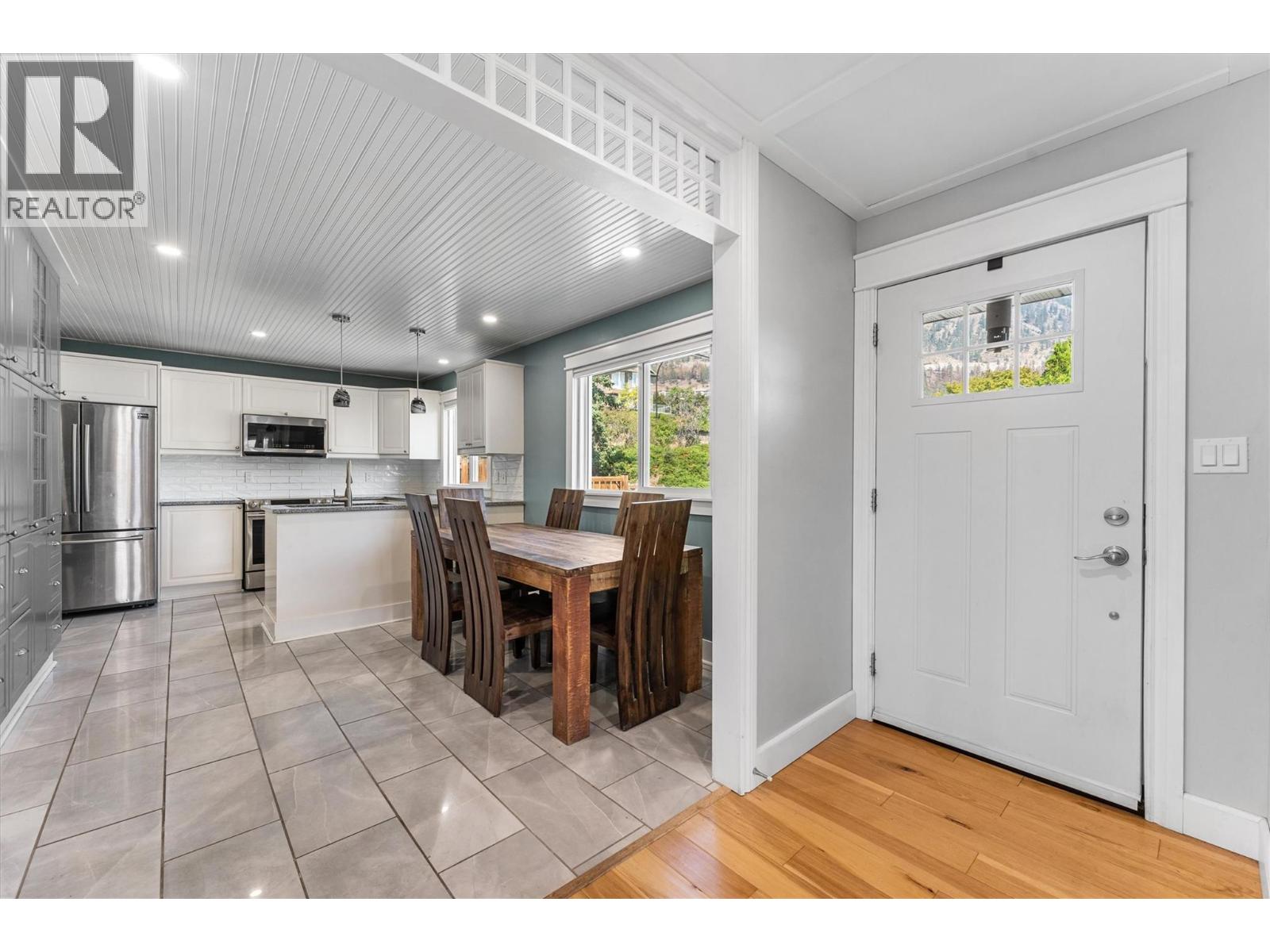 3702 Beach Avenue, Peachland