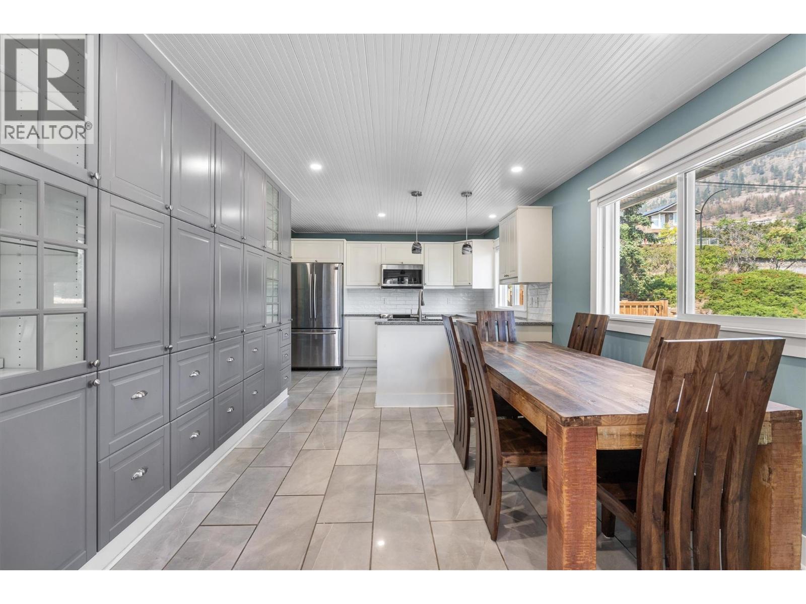 3702 Beach Avenue, Peachland