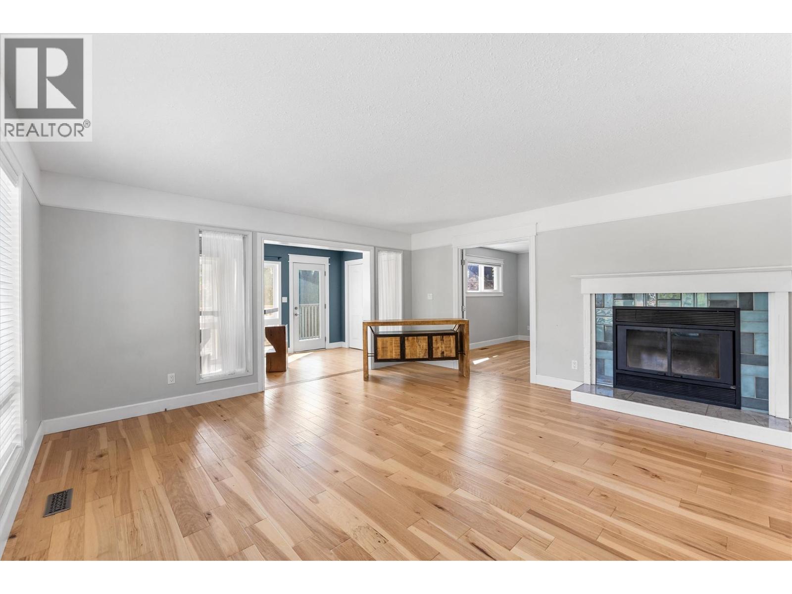 3702 Beach Avenue, Peachland