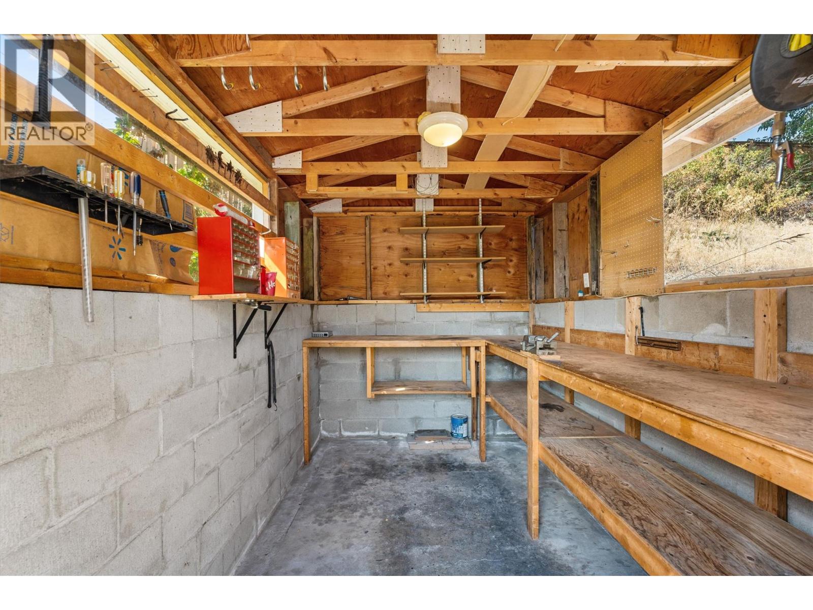 3702 Beach Avenue, Peachland