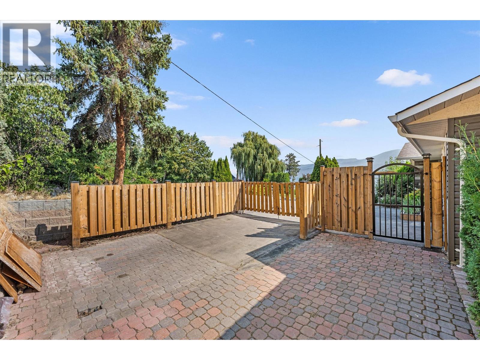 3702 Beach Avenue, Peachland