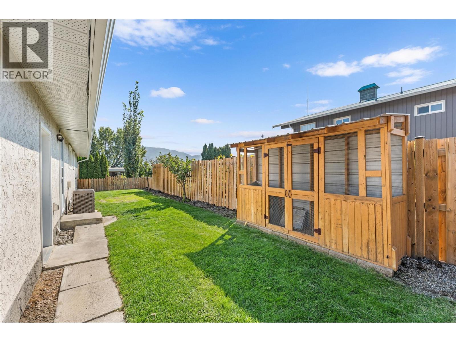 3702 Beach Avenue, Peachland