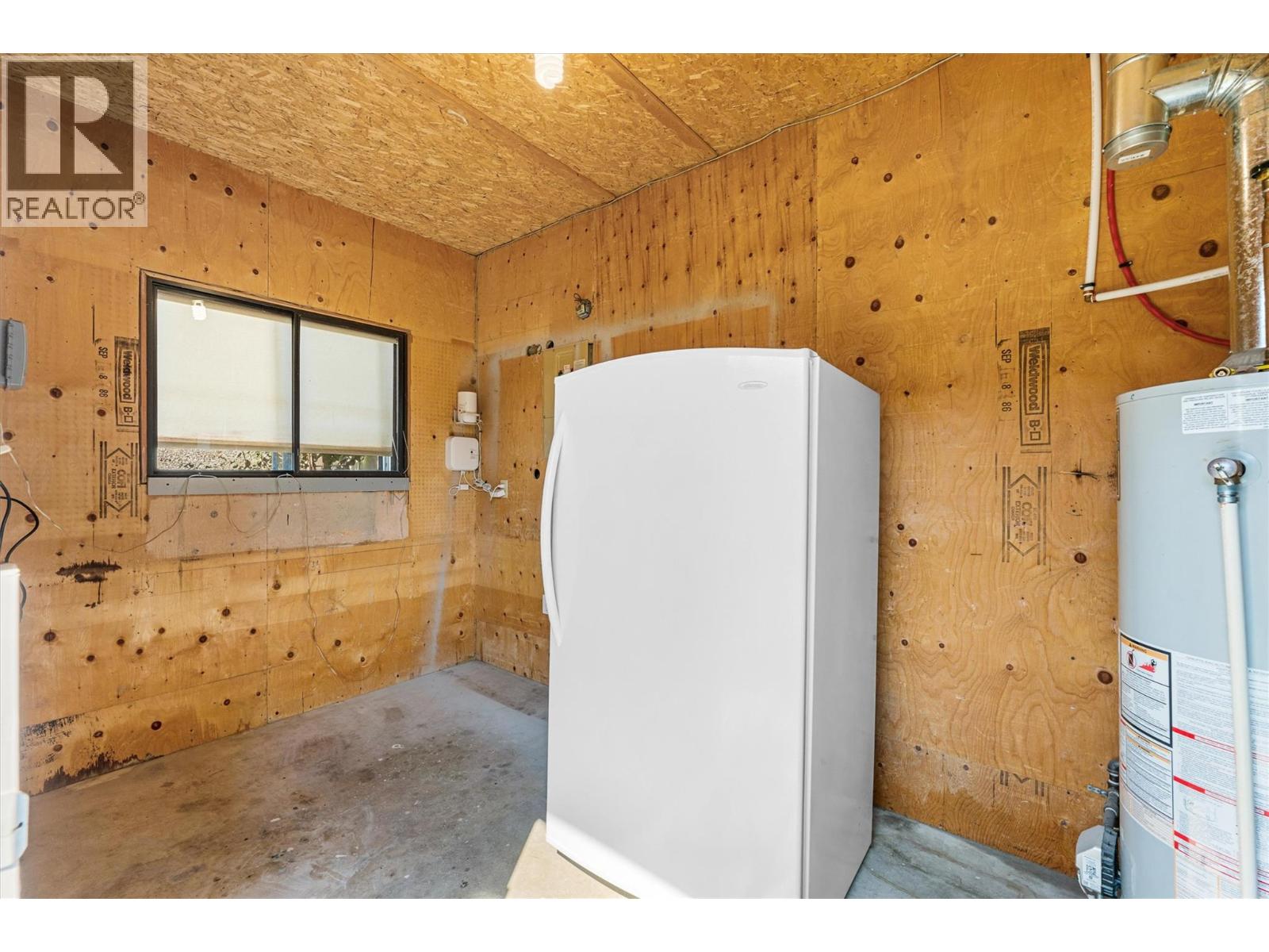 3702 Beach Avenue, Peachland
