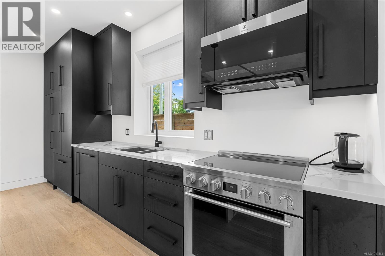 3341 SKINNER RD - 12