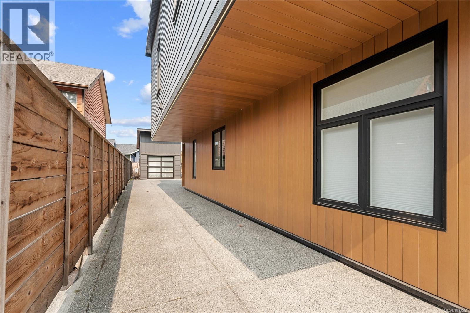 3341 SKINNER RD - 32