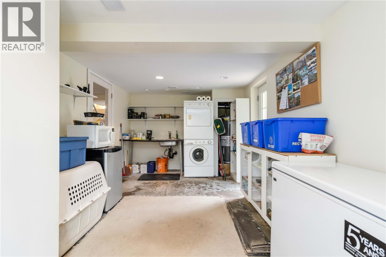 1579 Hampshire Rd, Oak Bay