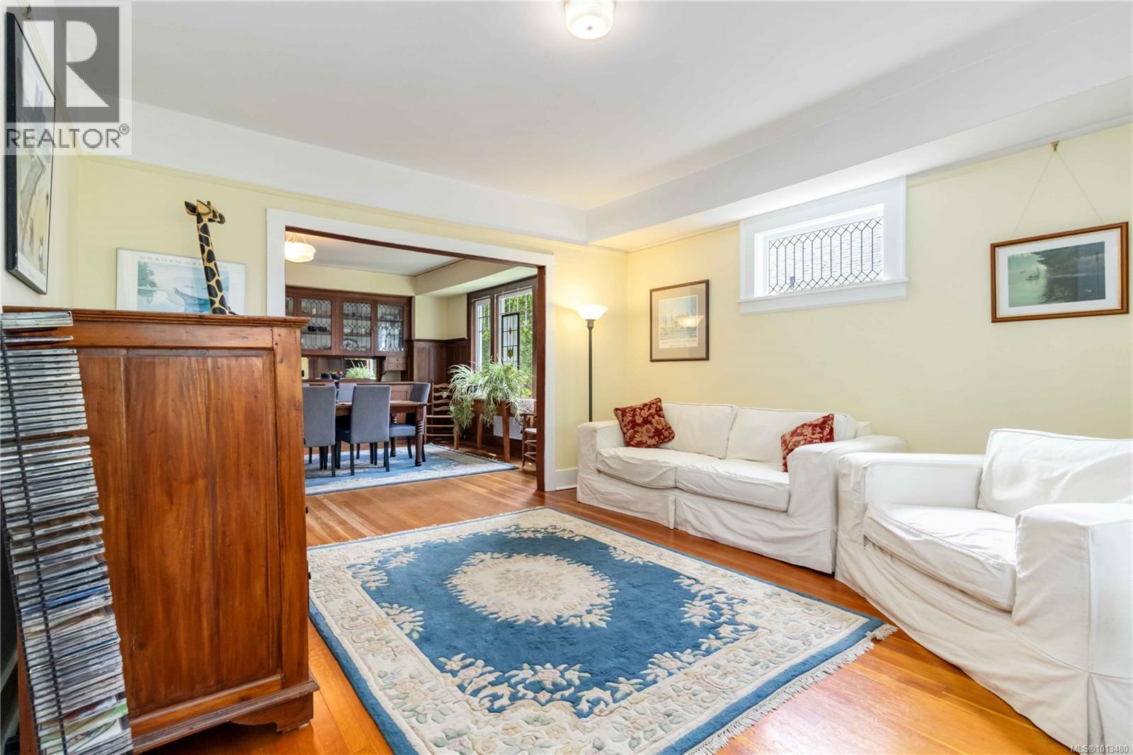 1579 Hampshire Rd, Oak Bay