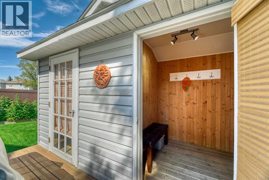 Single Family House Bi-level for Sale in  Harvest Creek Court NE Harvest Hills Calgary 
