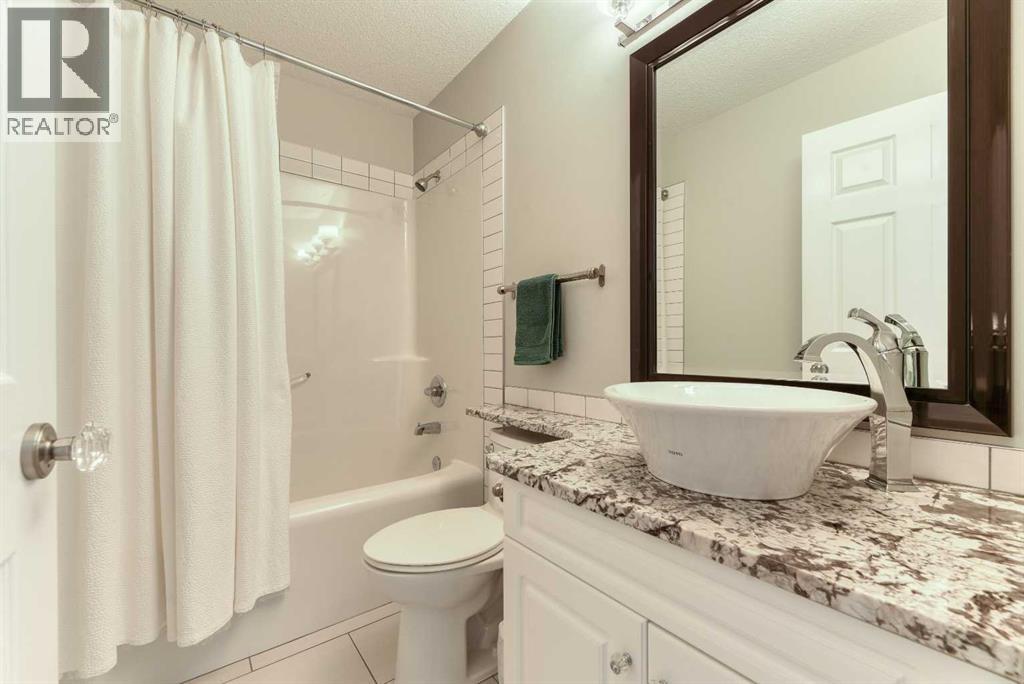 Single Family House Bi-level for Sale in  Harvest Creek Court NE Harvest Hills Calgary 
