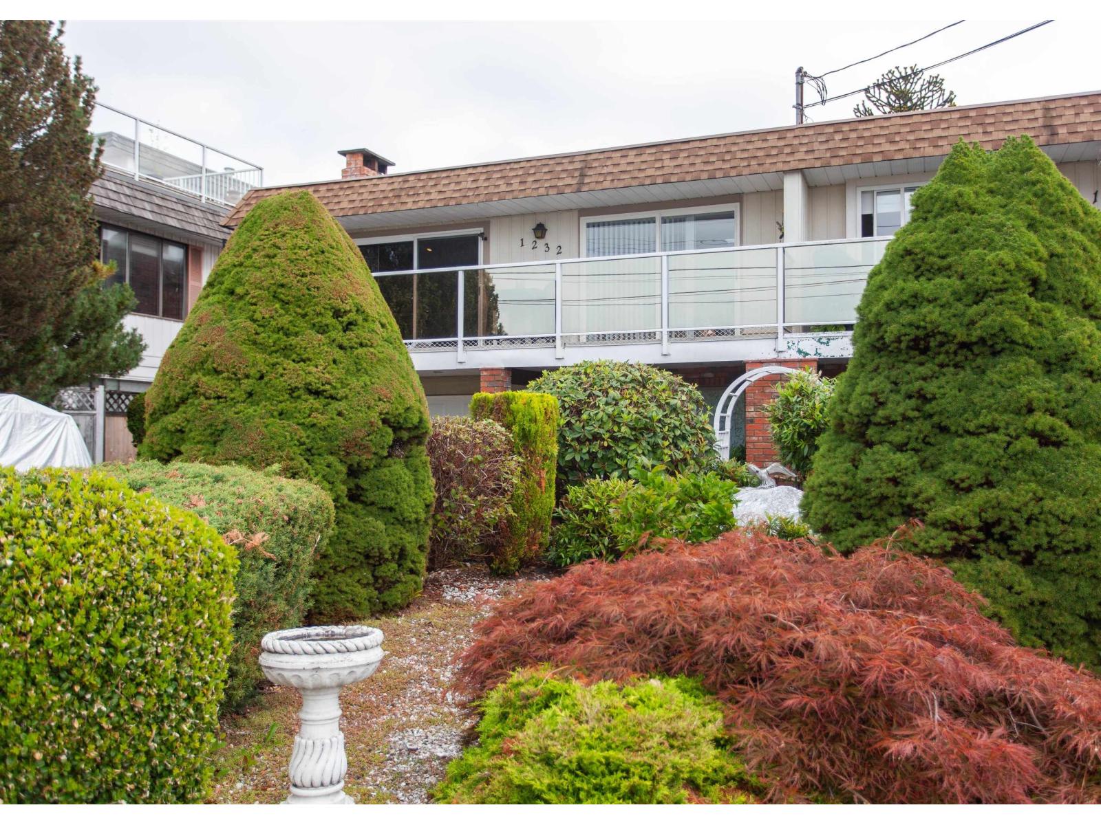 1232 FOSTER STREET, White Rock