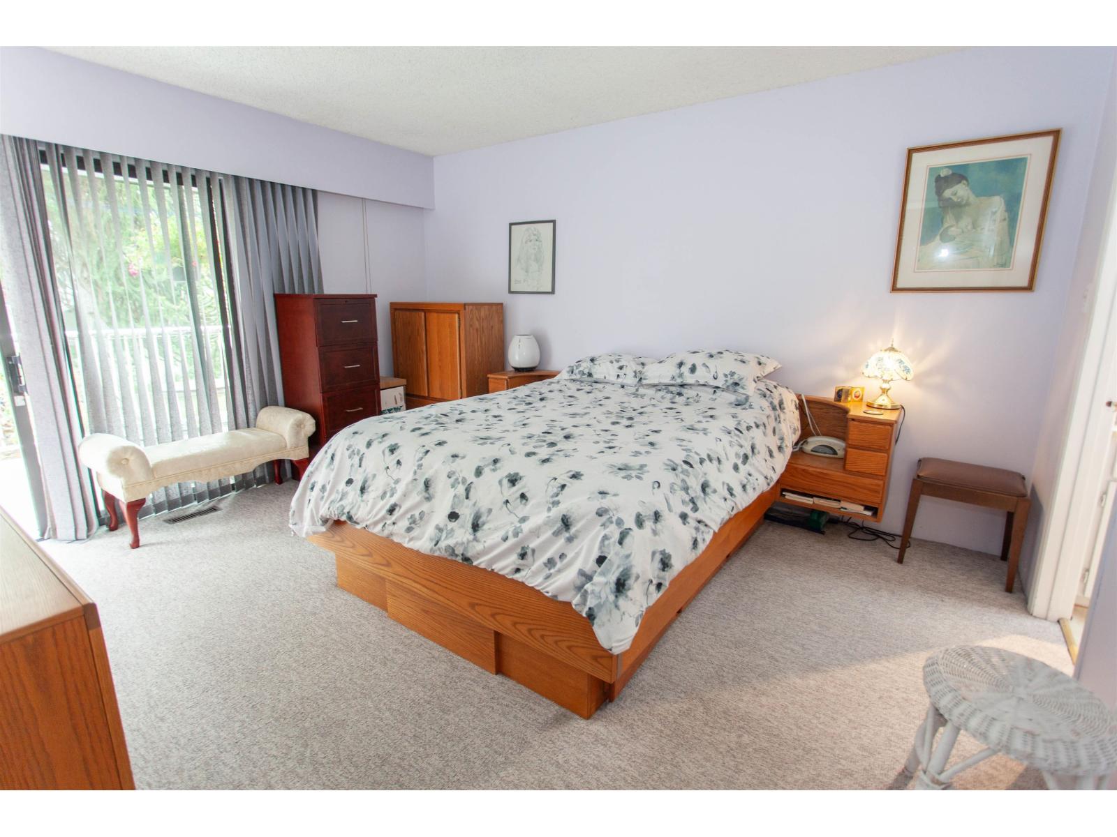 1232 FOSTER STREET, White Rock