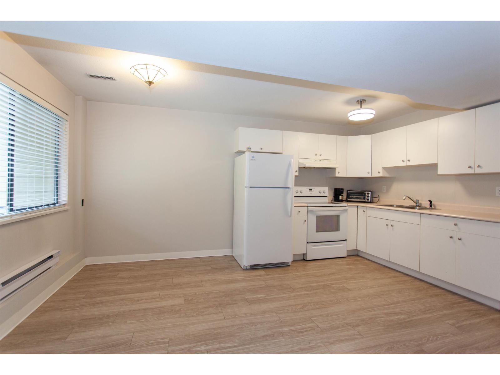 1232 FOSTER STREET, White Rock