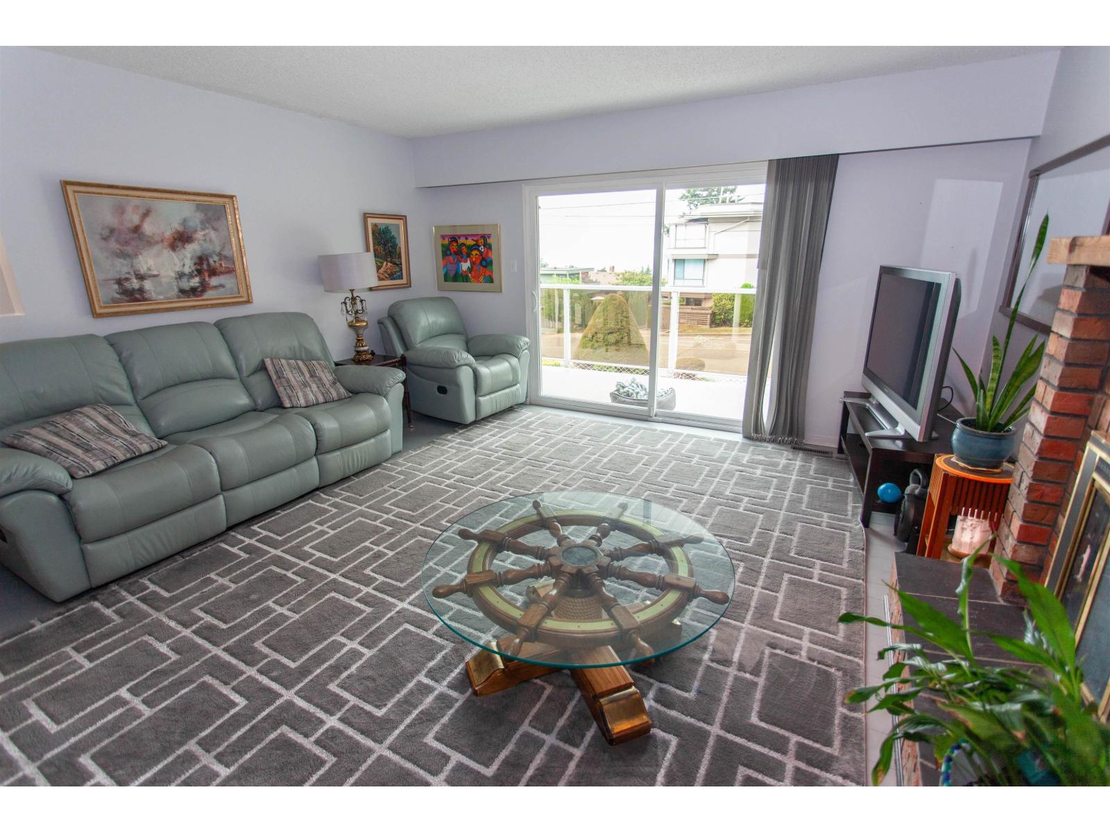 1232 FOSTER STREET, White Rock