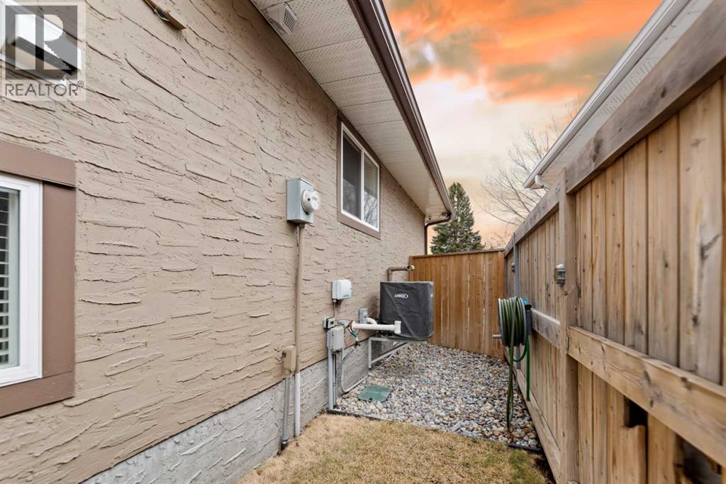 Single Family House 4 Level for Sale in   Avenue NE Pineridge Calgary 
