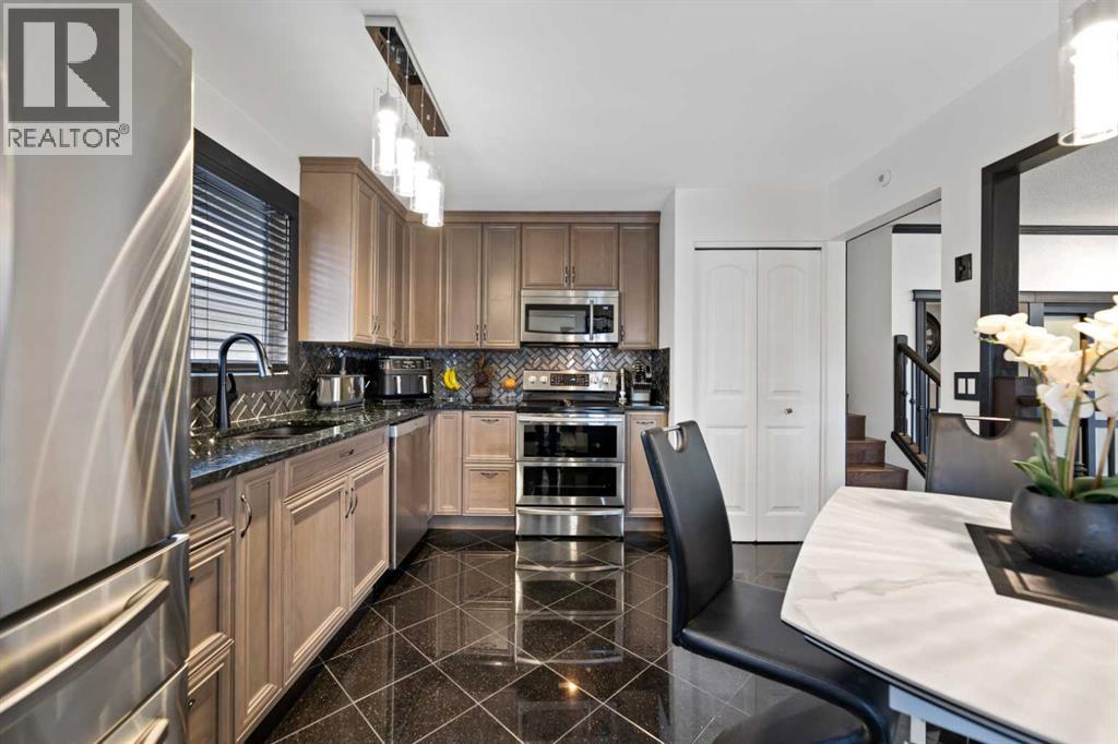 Single Family House 4 Level for Sale in   Avenue NE Pineridge Calgary 
