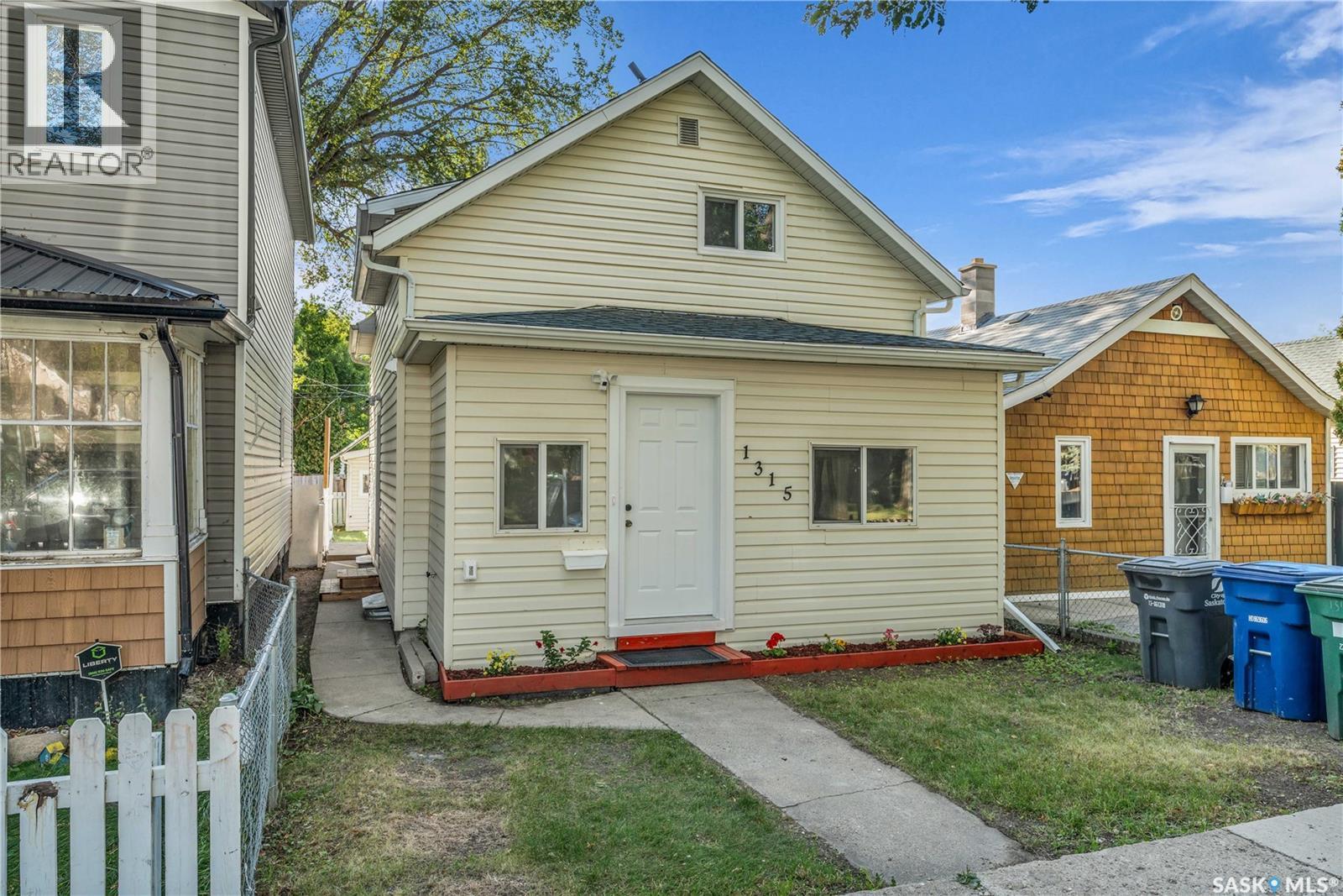 Single Family House for Sale in  G AVENUE N Saskatoon 