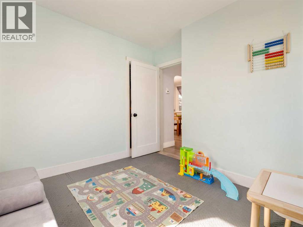 Single Family House Bungalow for Sale in   Street S Victoria Park Lethbridge 