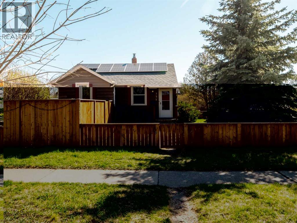 Single Family House Bungalow for Sale in   Street S Victoria Park Lethbridge 