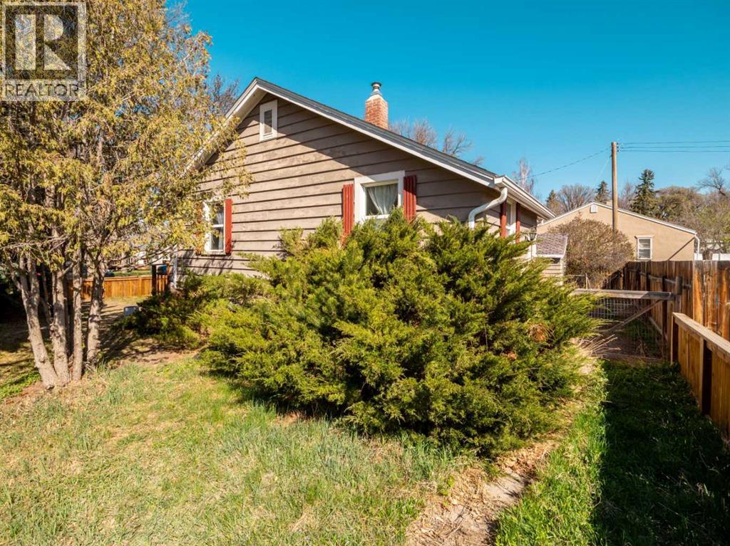 Single Family House Bungalow for Sale in   Street S Victoria Park Lethbridge 