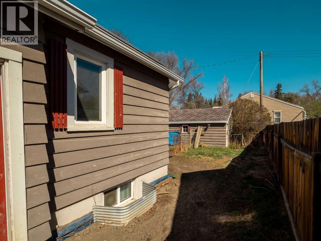 Single Family House Bungalow for Sale in   Street S Victoria Park Lethbridge 