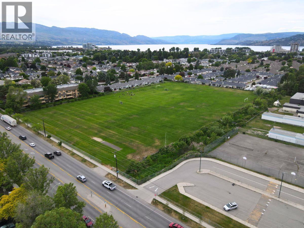202 3155 Gordon Drive, Kelowna
