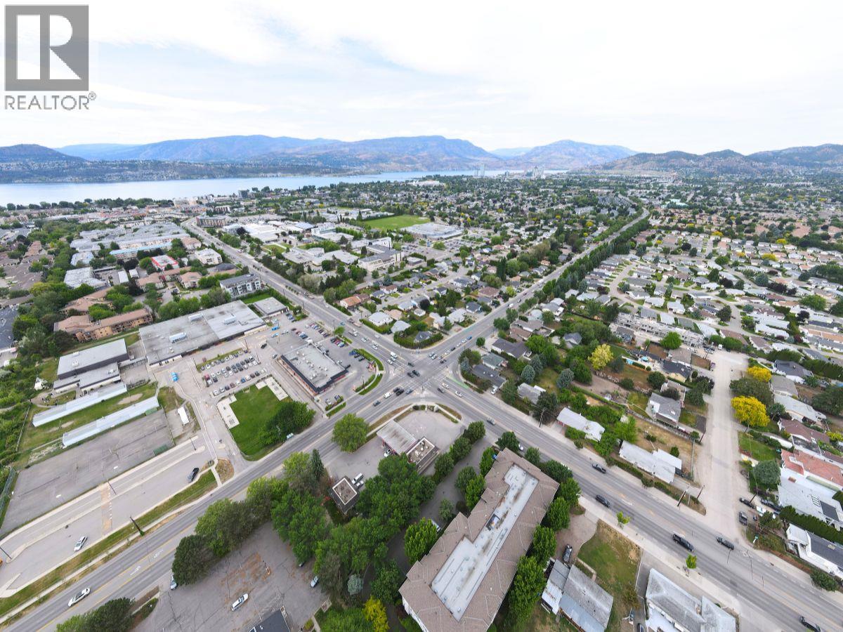 202 3155 Gordon Drive, Kelowna