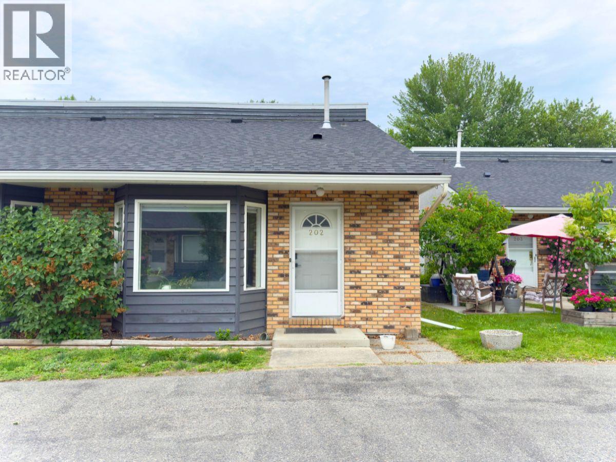 202 3155 Gordon Drive, Kelowna