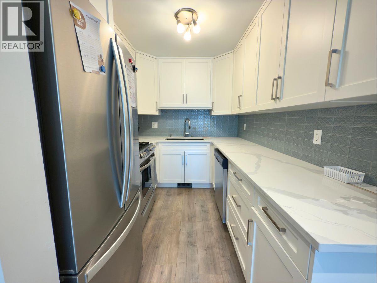 202 3155 Gordon Drive, Kelowna