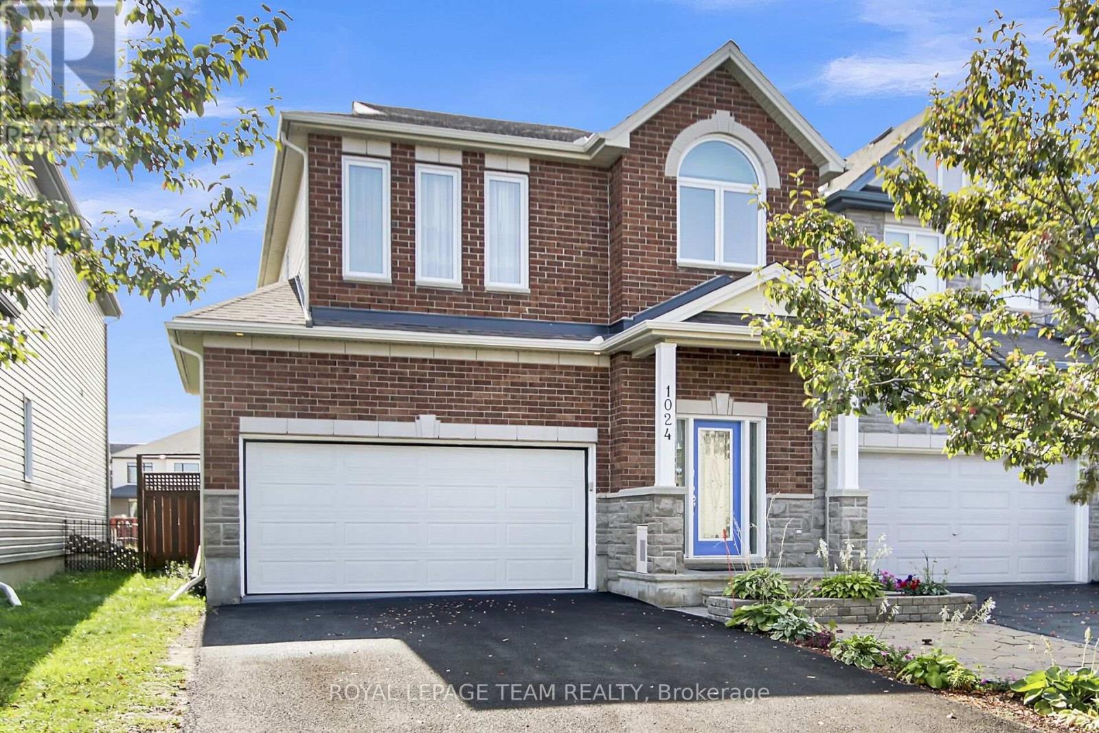 1024 Northgraves ~ 3+1BR & 4 Bath home!