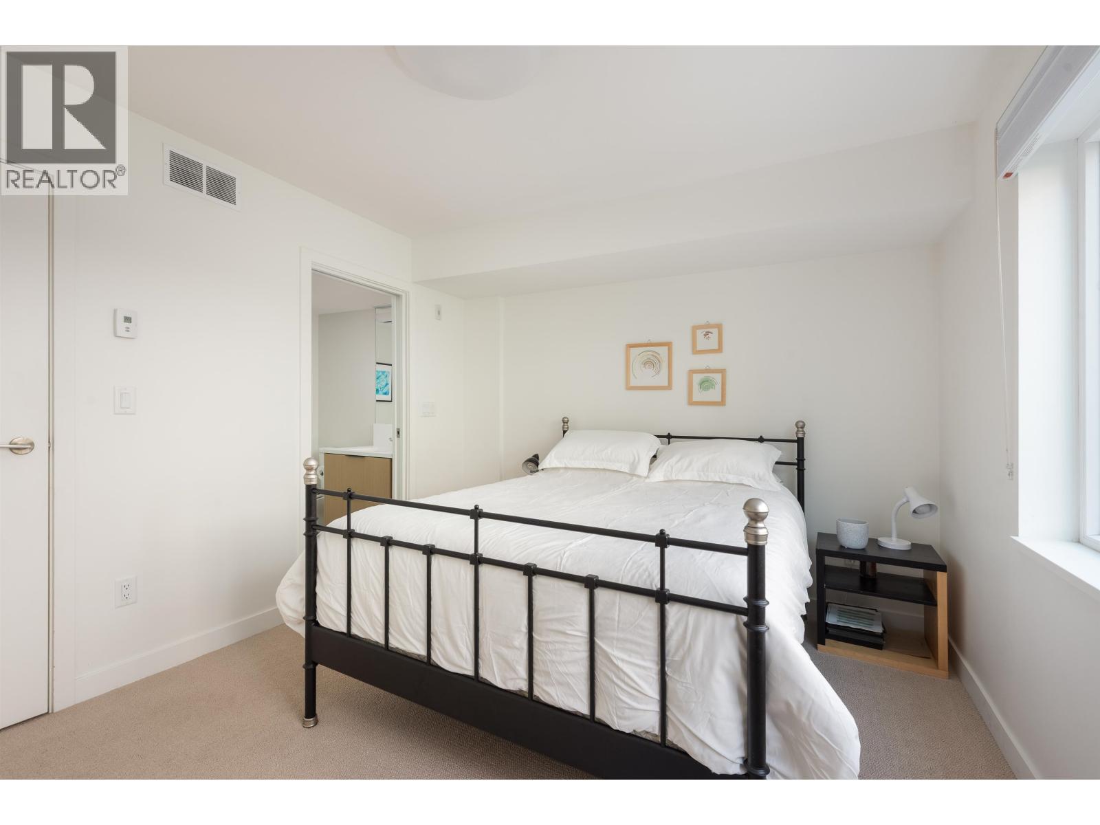 123 649 E 3RD STREET, North Vancouver
