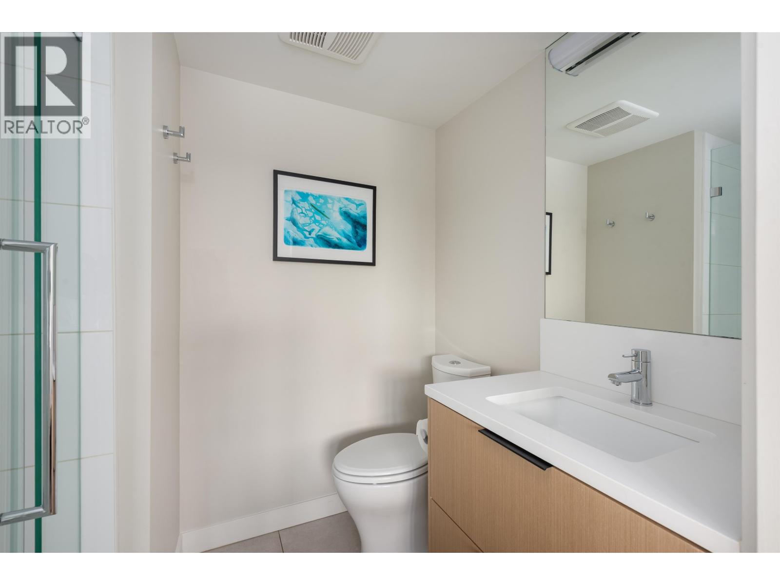 123 649 E 3RD STREET, North Vancouver