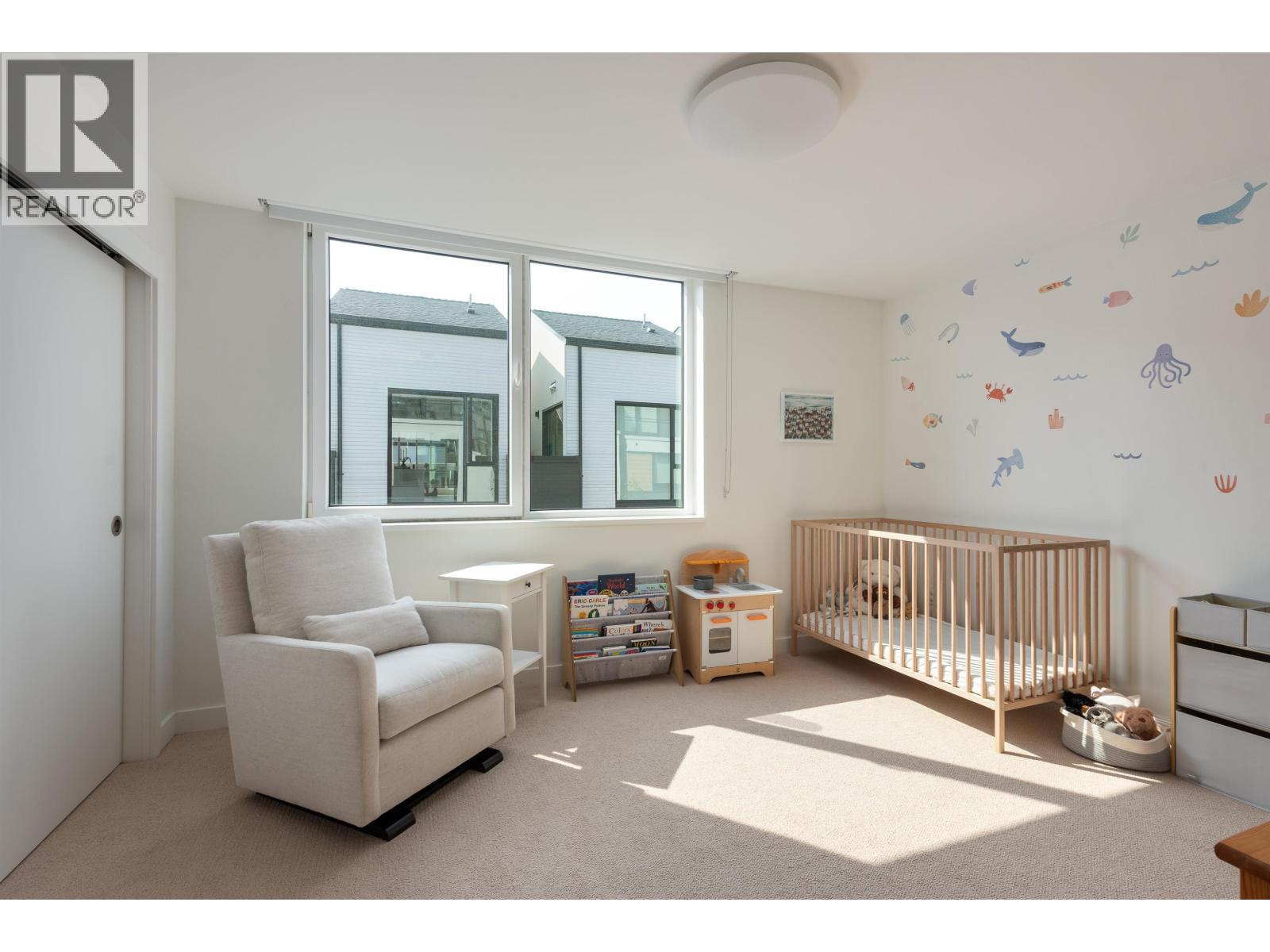 123 649 E 3RD STREET, North Vancouver