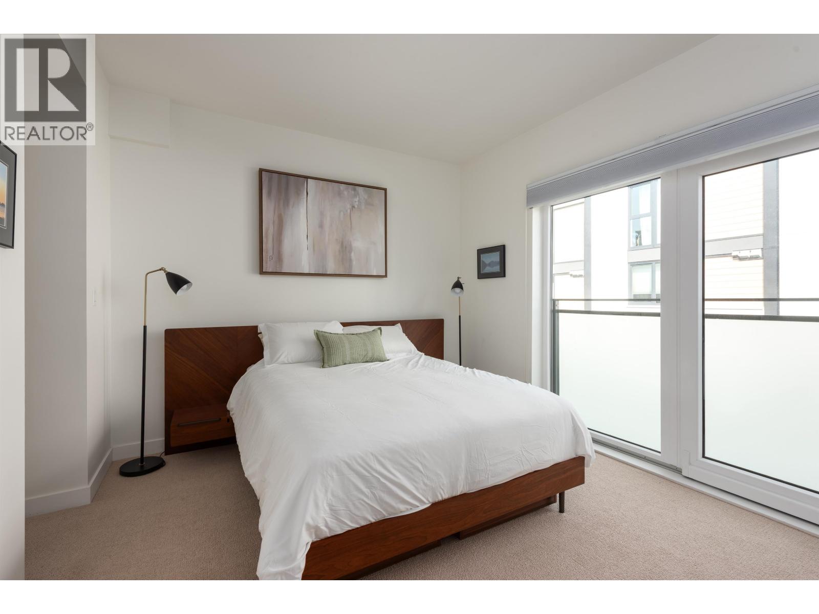 123 649 E 3RD STREET, North Vancouver
