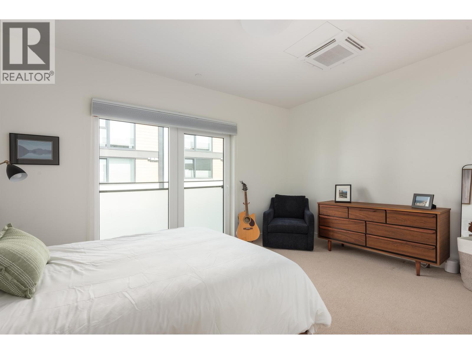 123 649 E 3RD STREET, North Vancouver