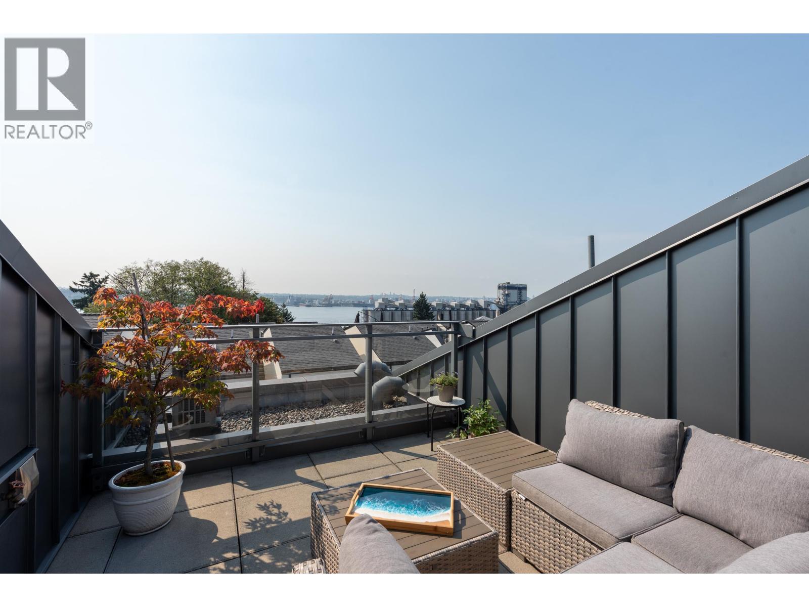 123 649 E 3RD STREET, North Vancouver