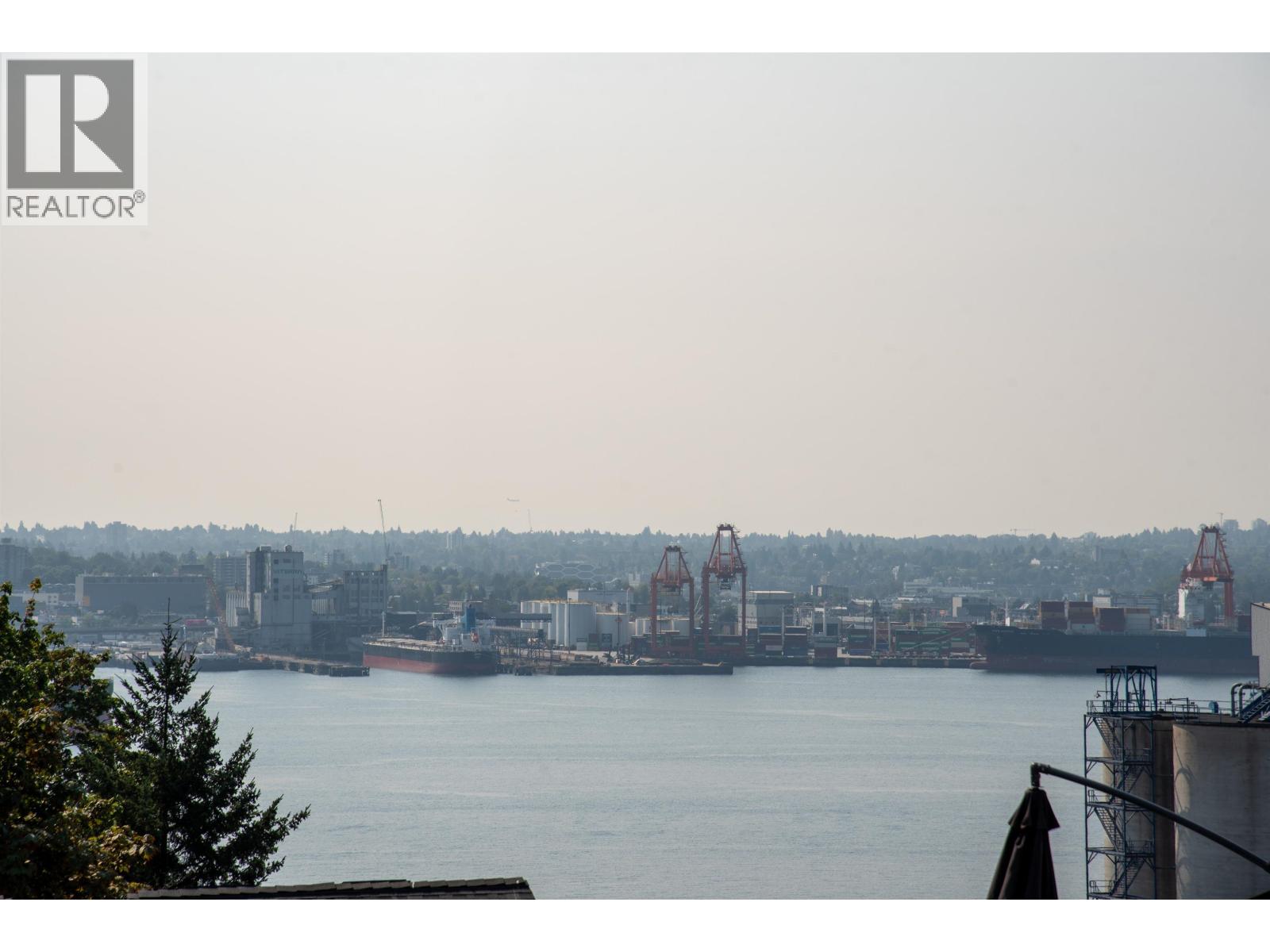 123 649 E 3RD STREET, North Vancouver
