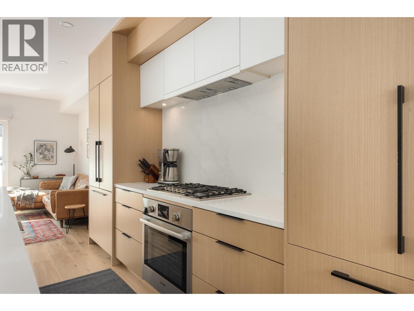 123 649 E 3RD STREET, North Vancouver