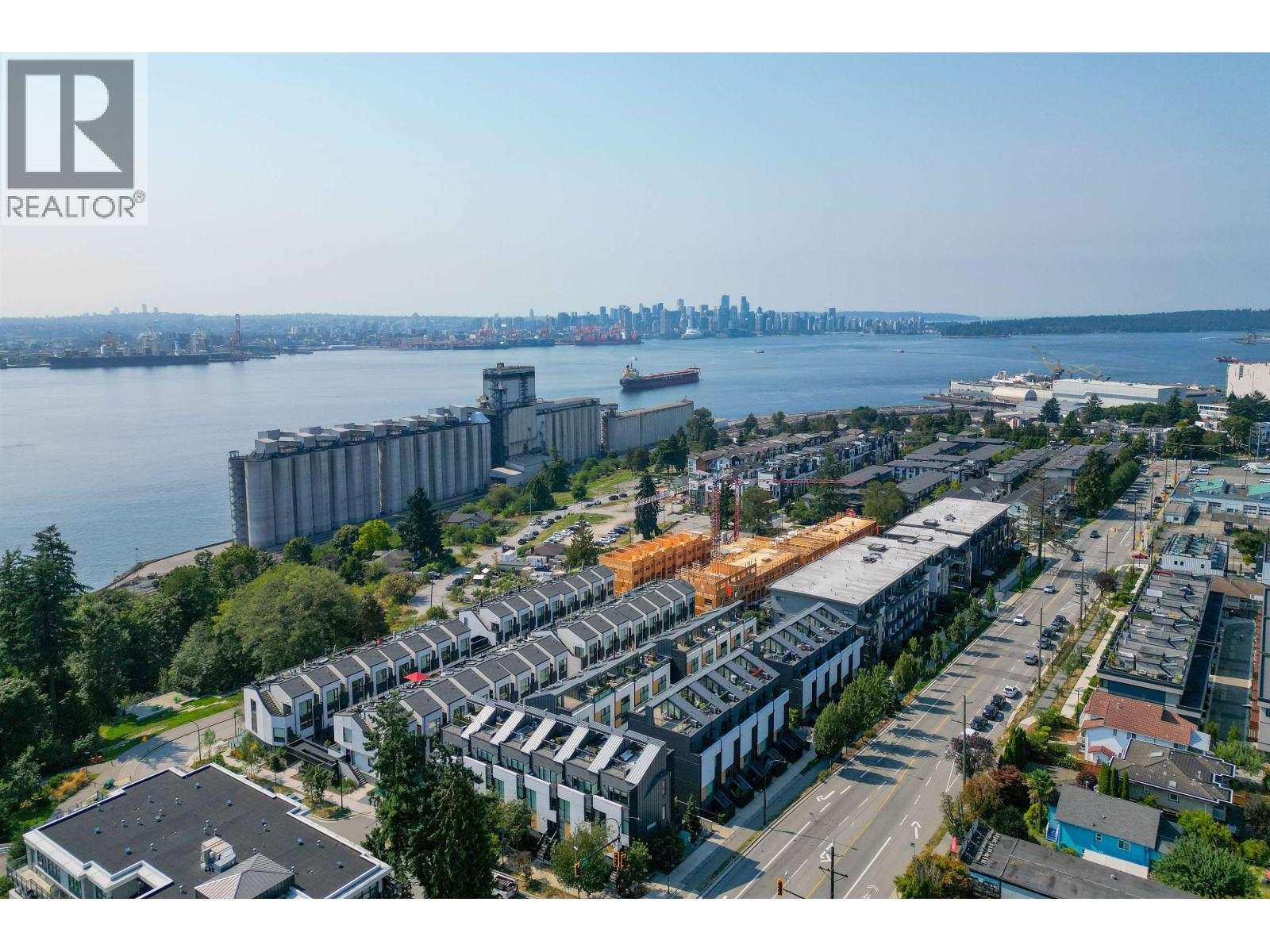 123 649 E 3RD STREET, North Vancouver